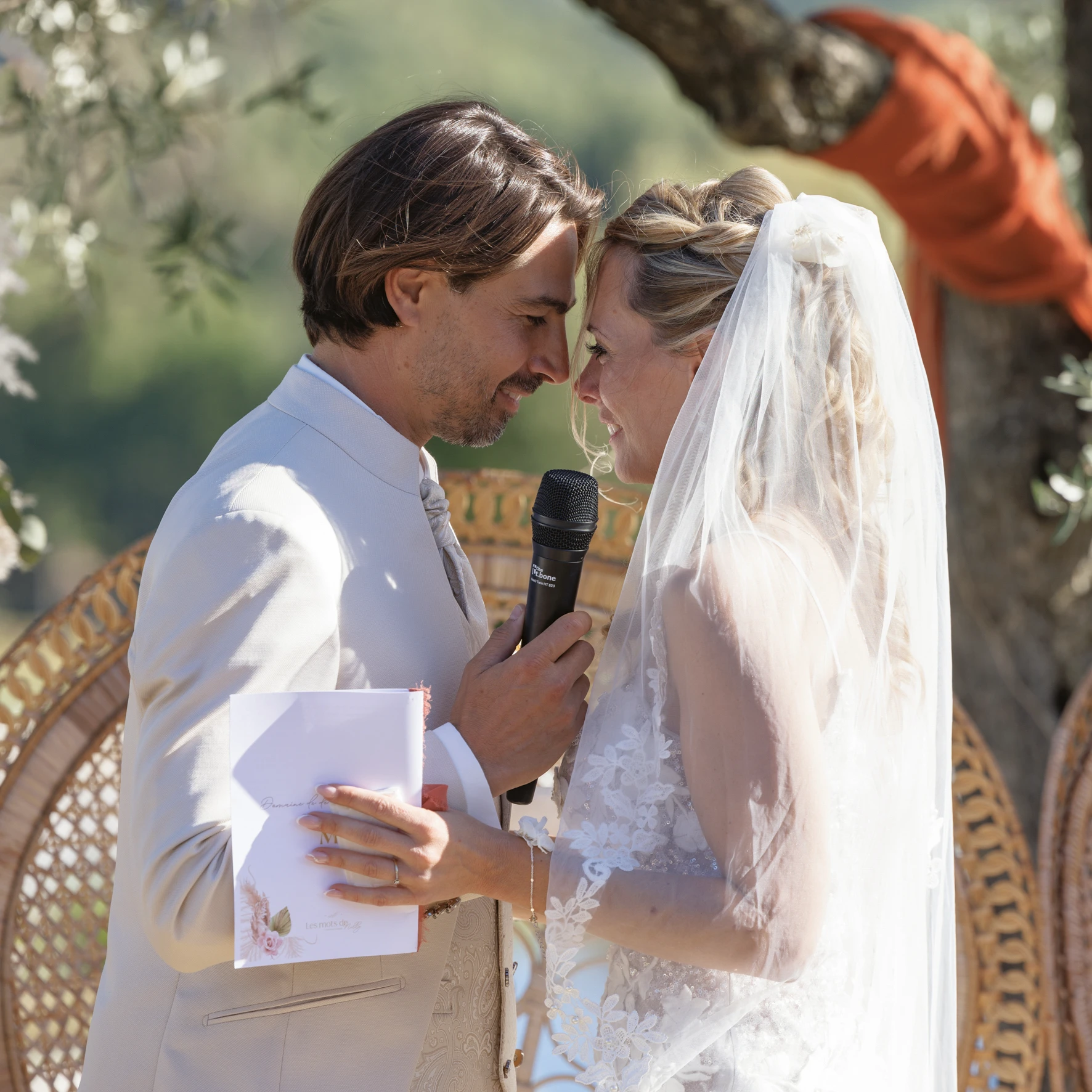 Un mariage dans un hameau du XVIIe siècle au cœur du Luberon
